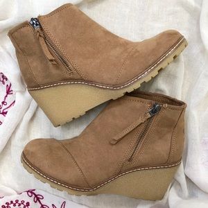 Toms Taupe Wedge Booties